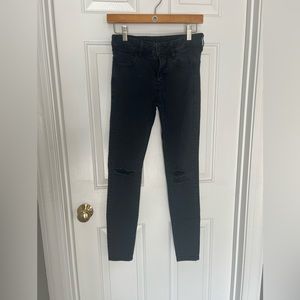 Women’s black distressed American Eagle Jeggings